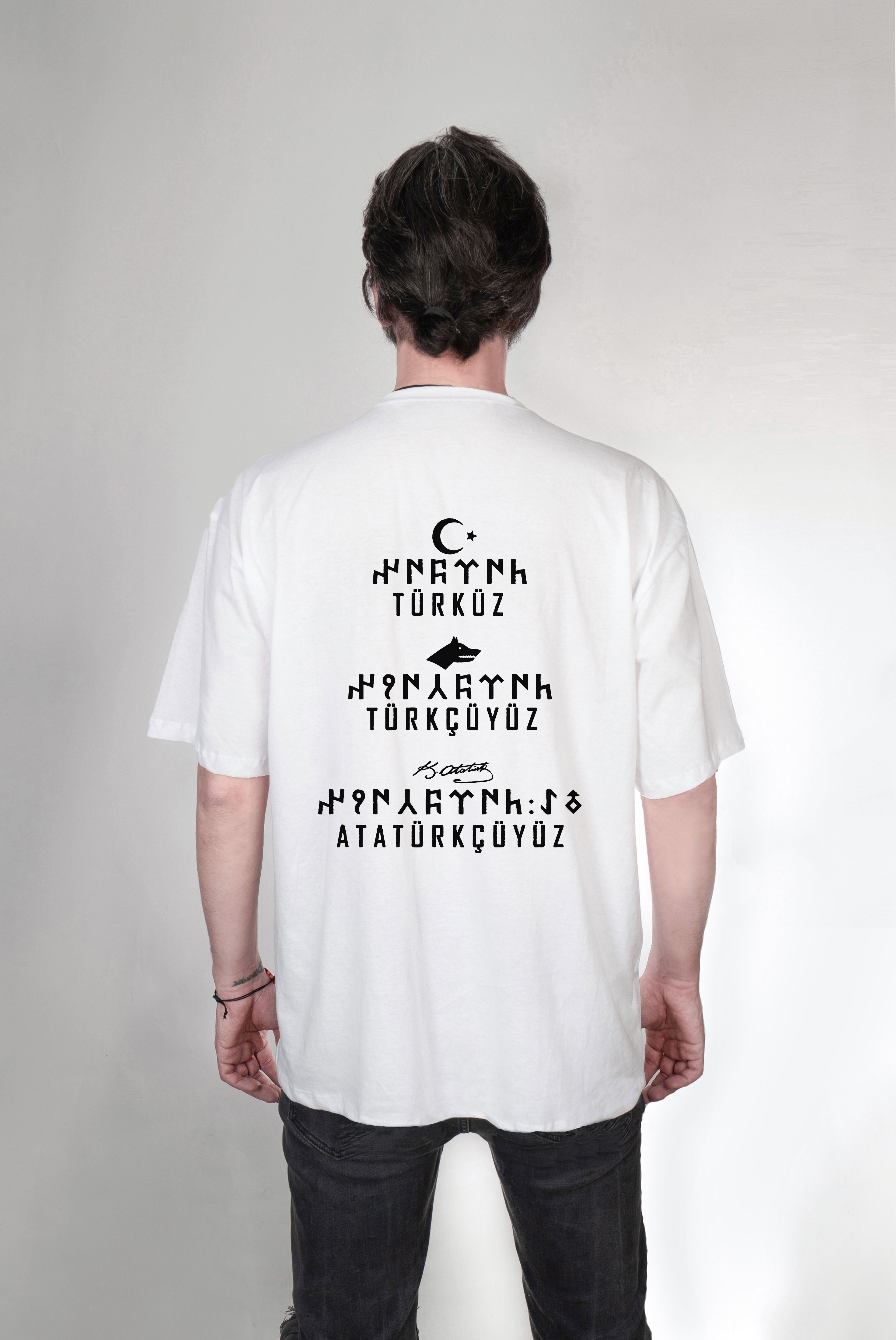 Göktürk baskılı oversize tişört